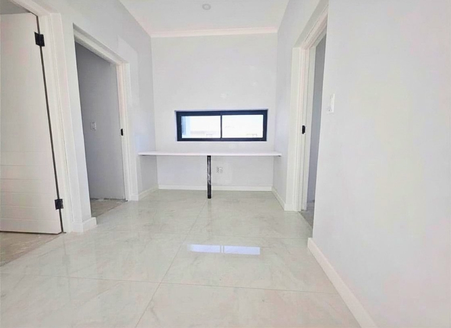 5 Bedroom Property for Sale in Sandown Western Cape